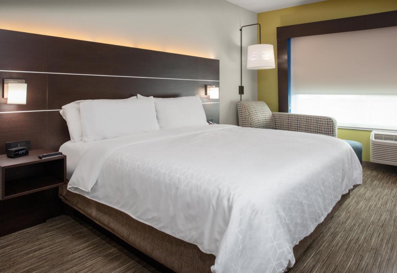 Holiday Inn Express & Suites - El Paso North By Ihg Exterior photo